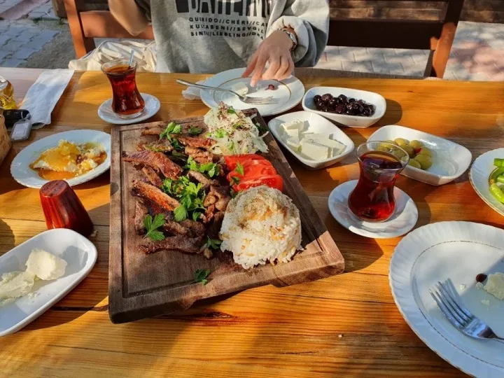 Söğüt Gölgesi - Gölbaşı kahvaltı mekanı fotoğrafı 2