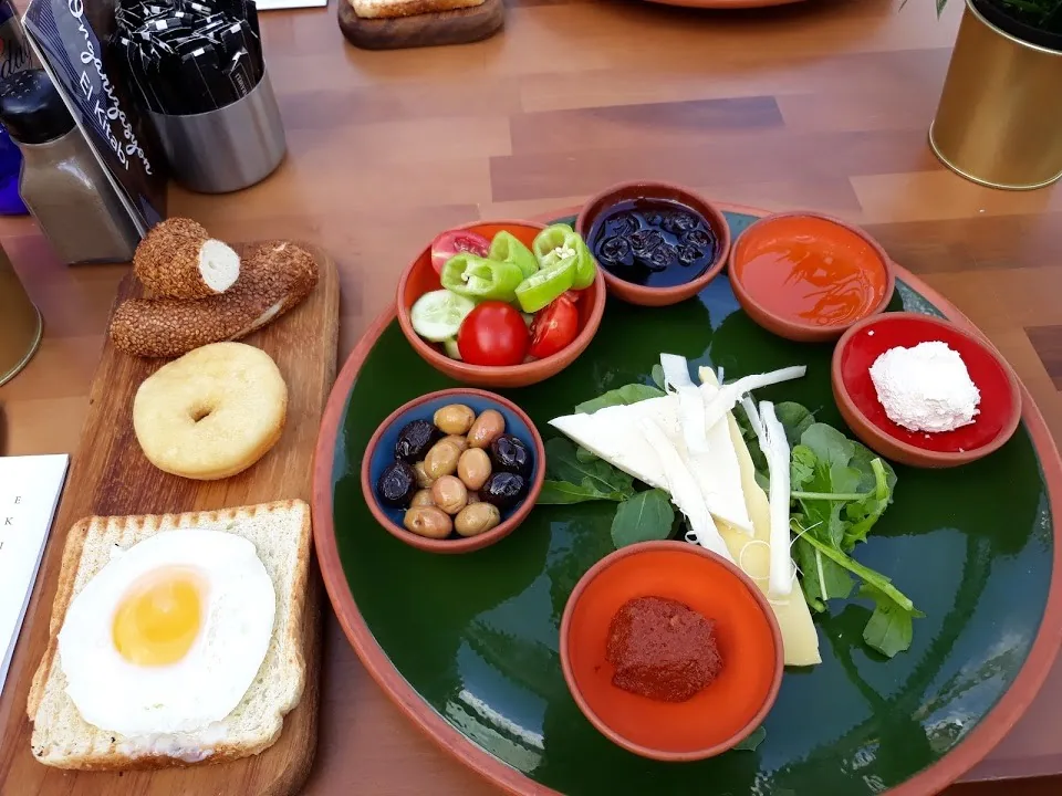 Karameli Cafe Restaurant Bakery - Çankaya, Ankara kahvaltı mekanı